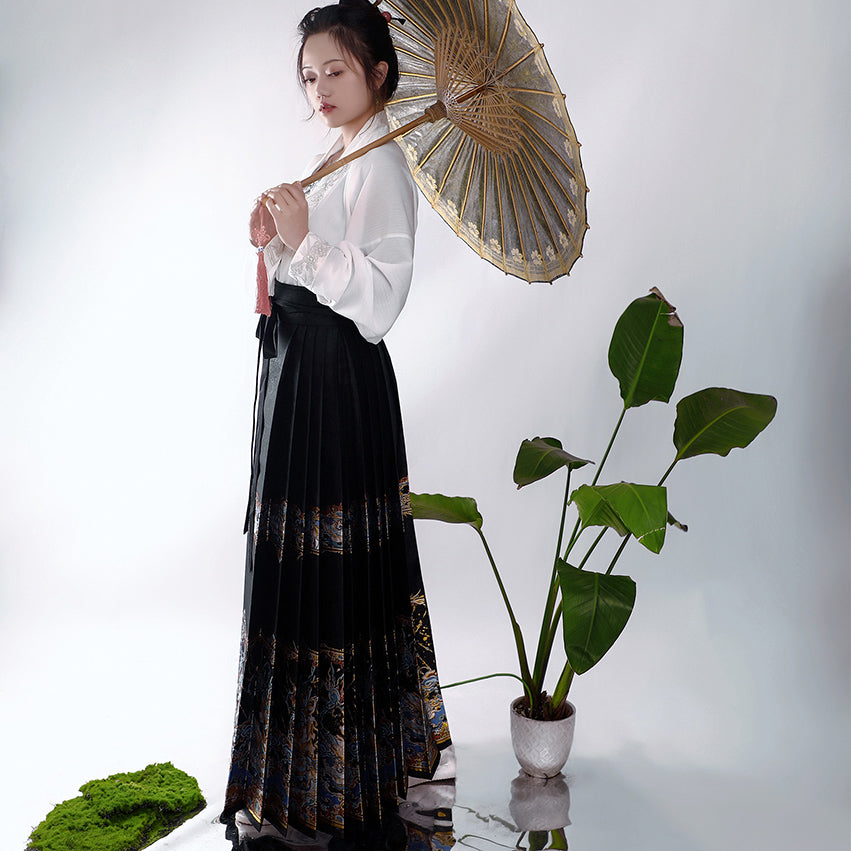 Horse Face Skirt-瑞龙见喜
